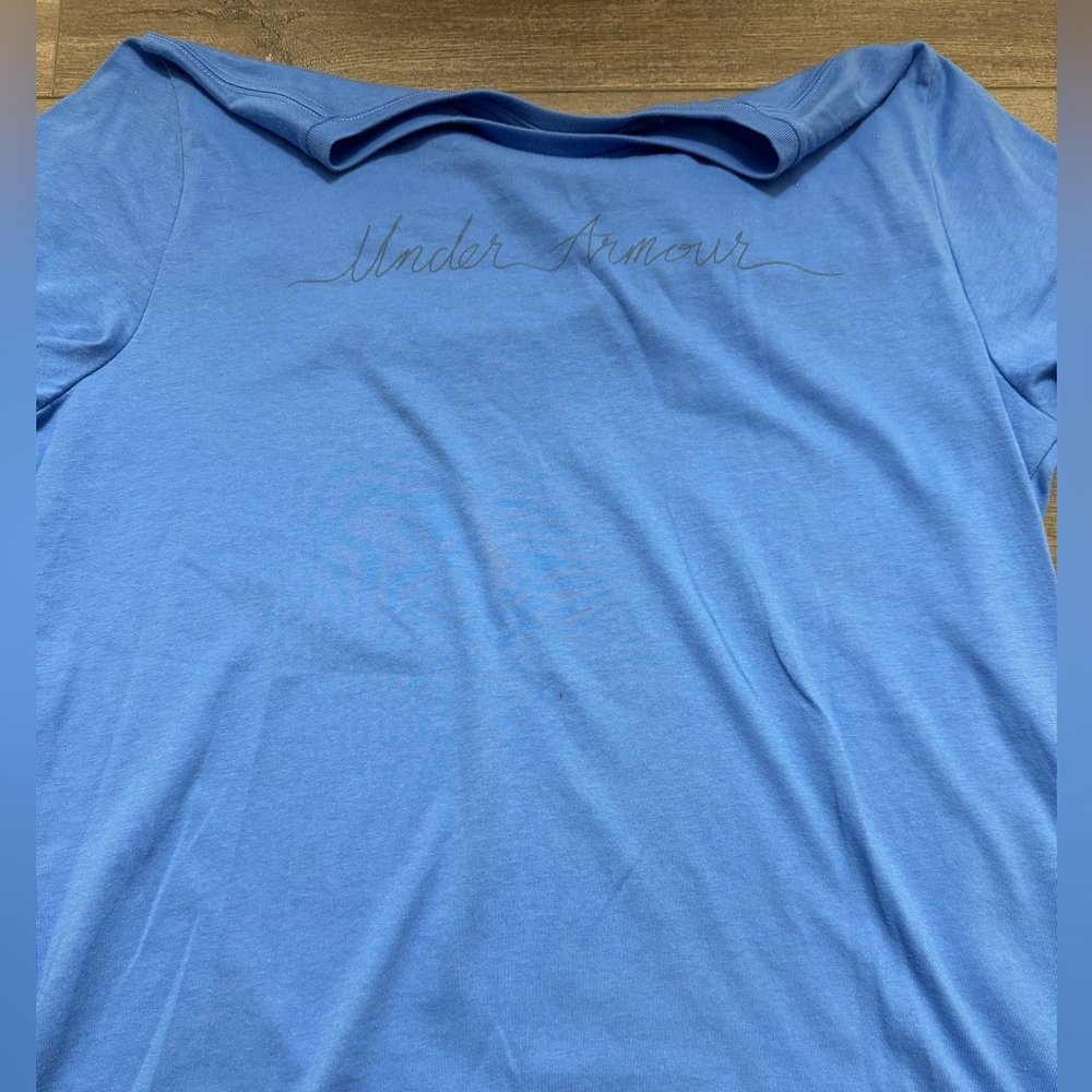 NWOT Women’s Under Armour The Classic Tee